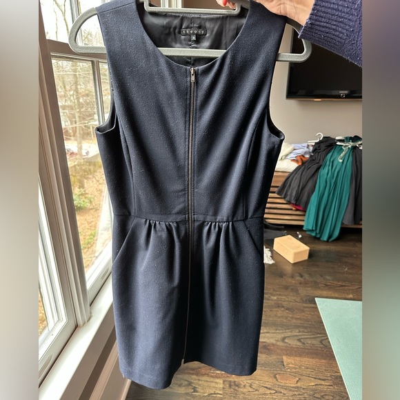 Theory Front Zip Wool Sheath Dress, Navy 0 EUC - Picture 7 of 11